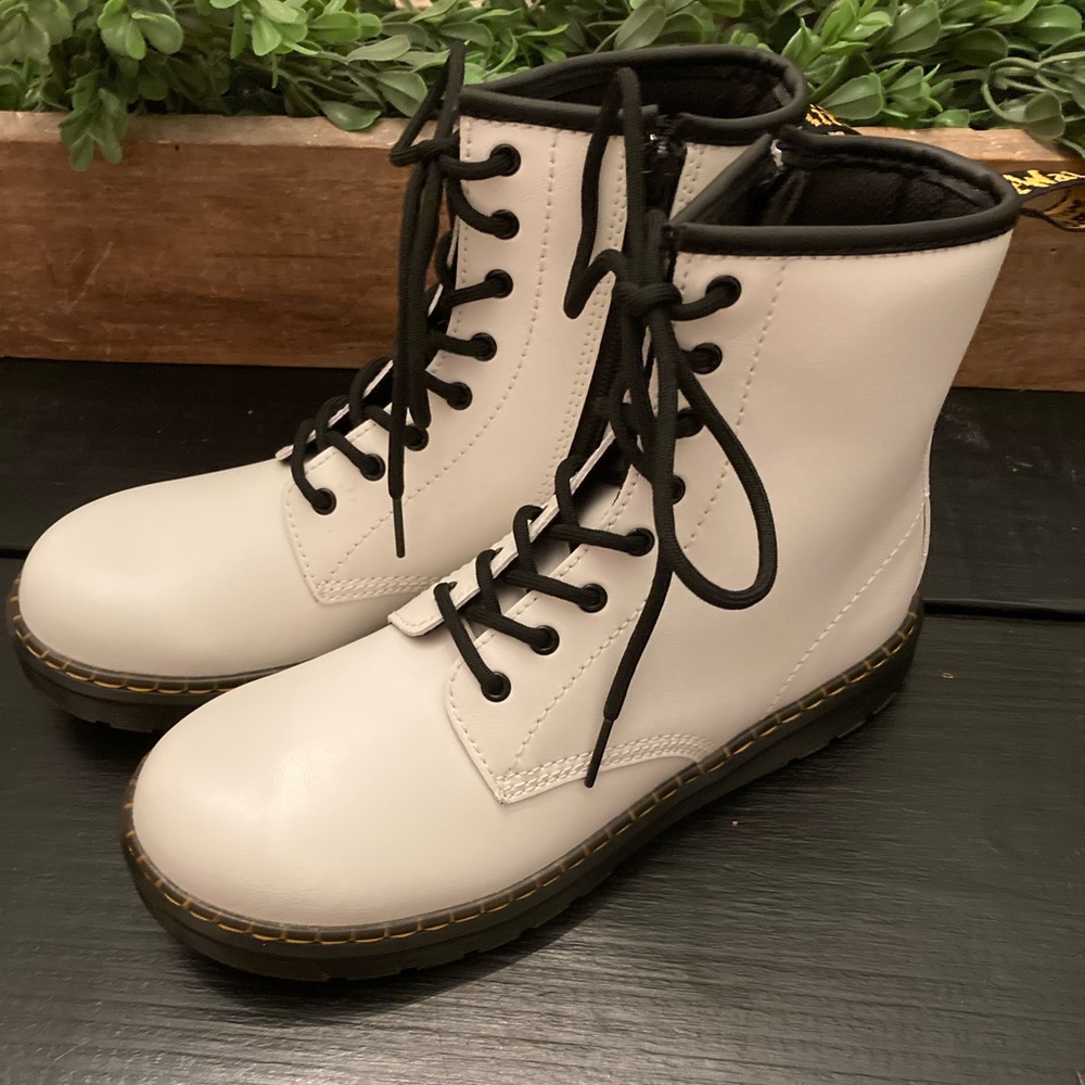 Girls Size 4 white Doc Marten Boots
